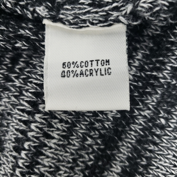 Kenneth Cole Button Up Cardigan Size Small - Picture 3 of 5